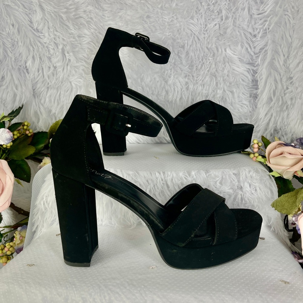 Y-Not Sandrea Platform Sandals Womens 9.5 Black Faux Suede Block Heel AnkleStrap